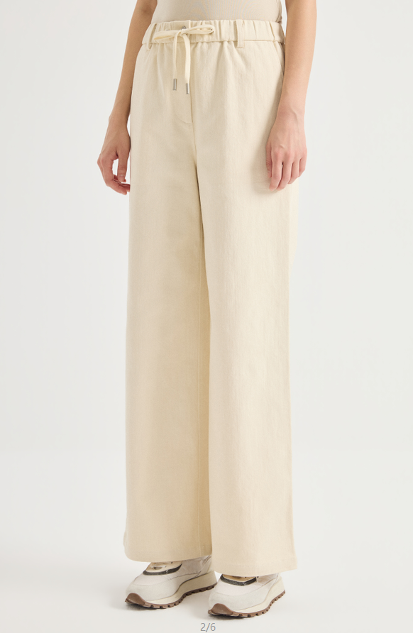 Straight-leg trousers