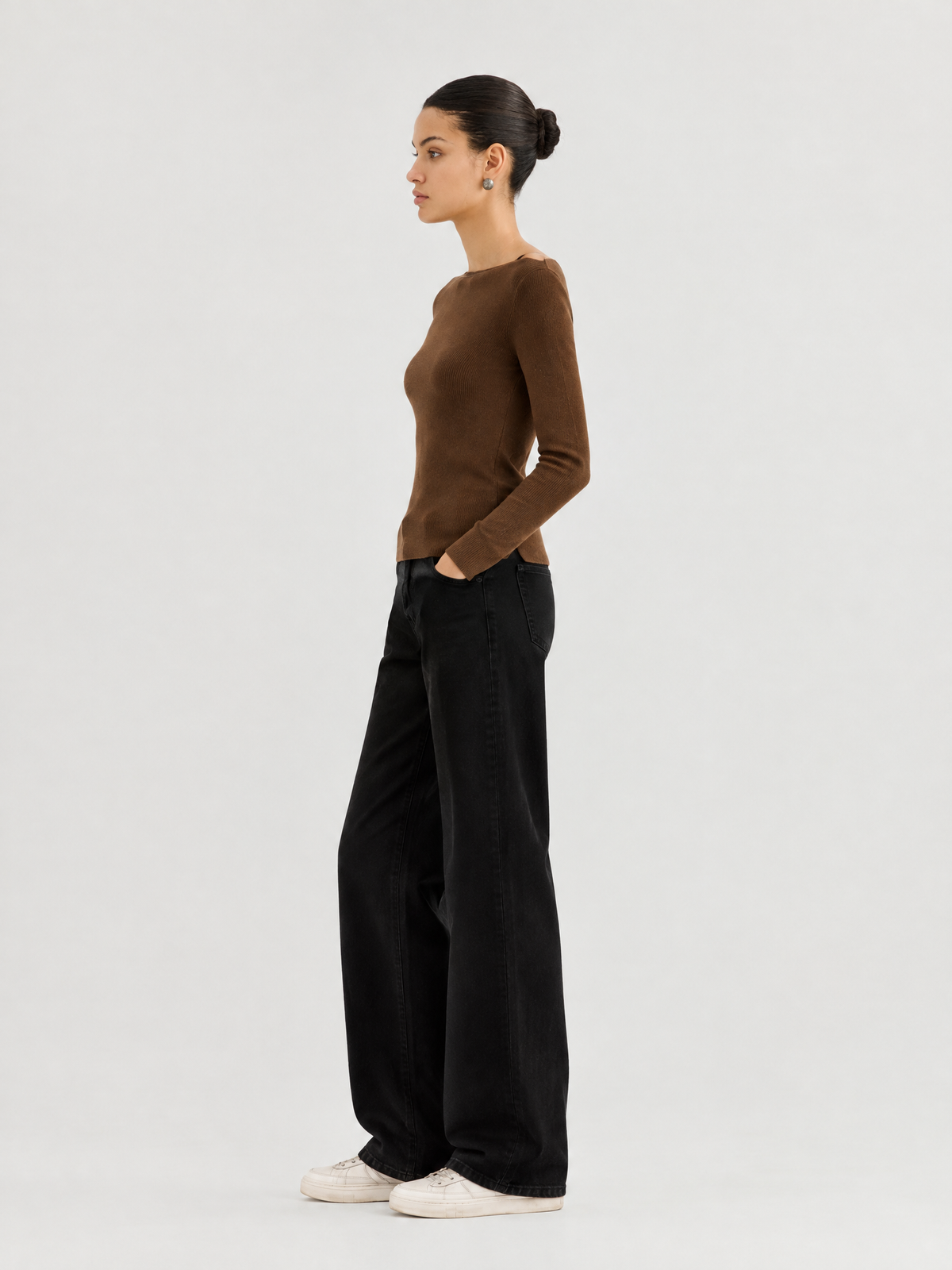 Wool crewneck sweater — Side view