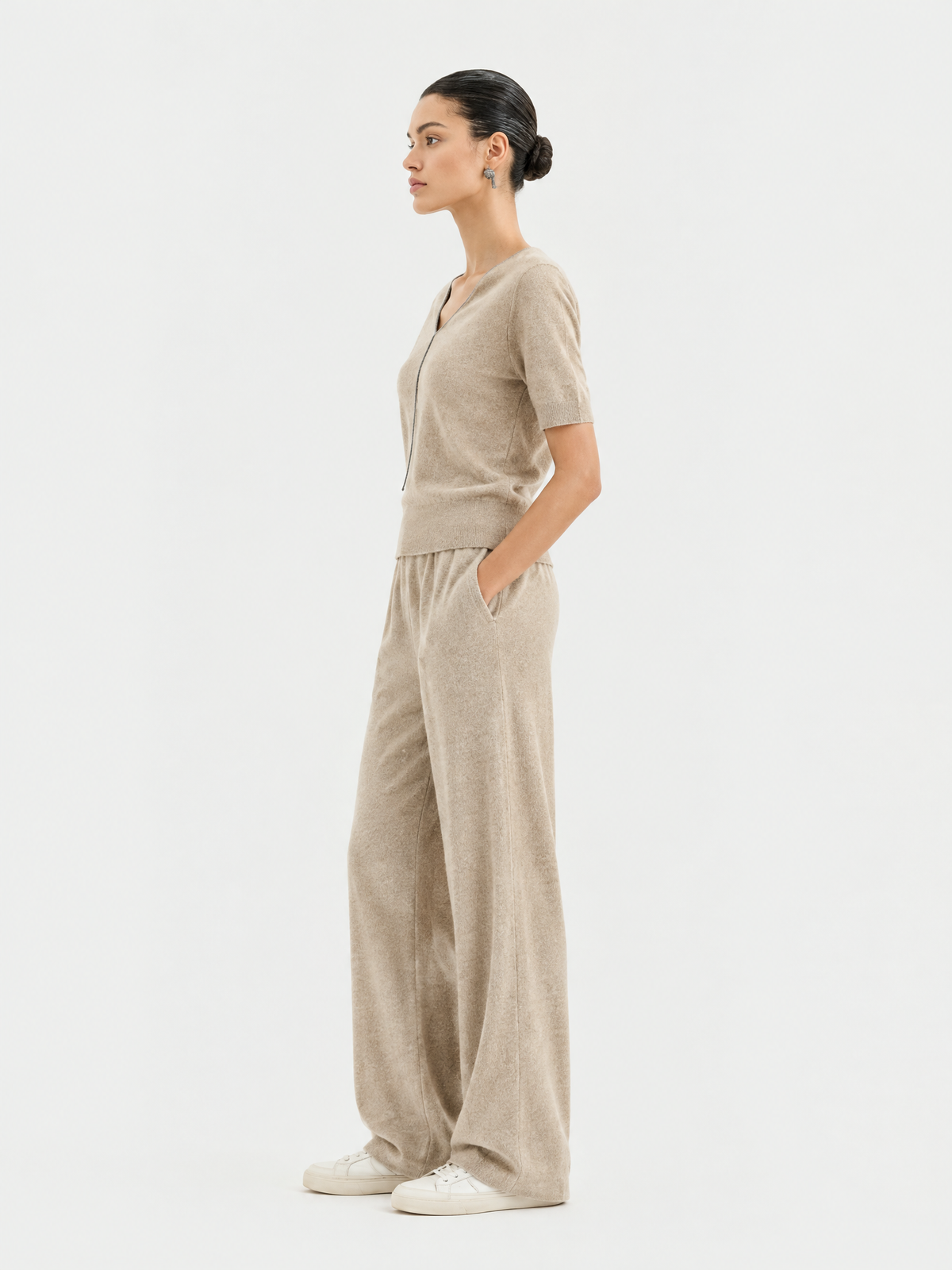 Short-sleeve half-zip cashmere top — Side view