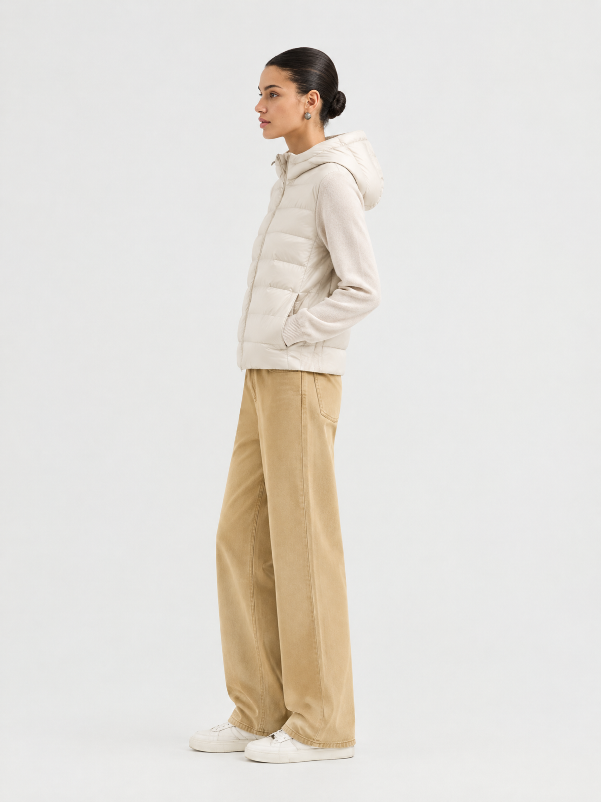 Crewneck knit sweater — Side view